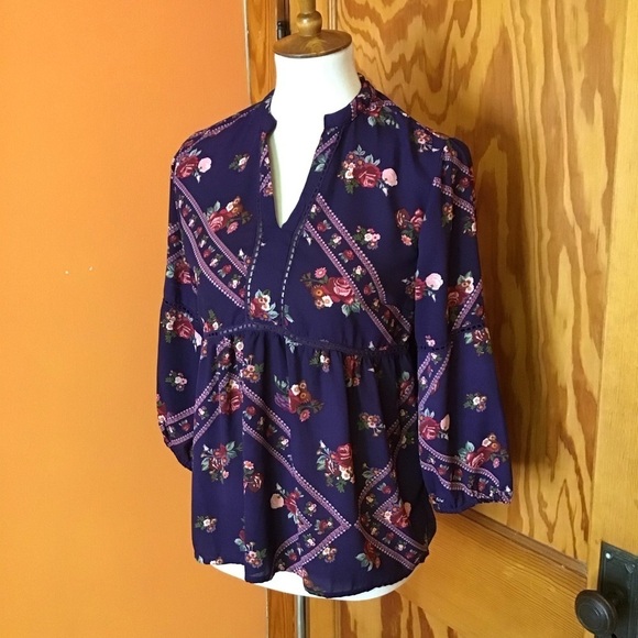 Francesca’s Mi Ami purple floral boho  peasant top - Picture 11 of 12